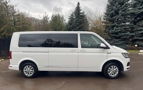Volkswagen Caravelle T6 рестайлинг, 2017 год, 3 550 000 рублей, 4 фотография