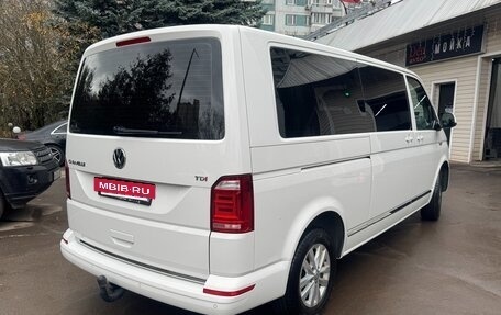 Volkswagen Caravelle T6 рестайлинг, 2017 год, 3 550 000 рублей, 8 фотография