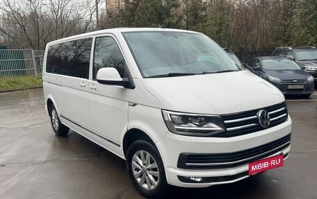 Volkswagen Caravelle T6 рестайлинг, 2017 год, 3 550 000 рублей, 2 фотография