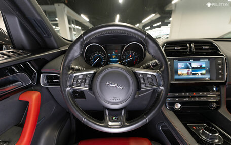 Jaguar F-Pace, 2016 год, 3 650 000 рублей, 10 фотография