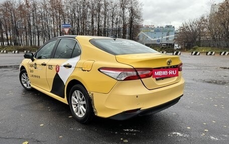 Toyota Camry, 2018 год, 1 350 000 рублей, 4 фотография