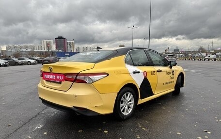 Toyota Camry, 2018 год, 1 350 000 рублей, 5 фотография