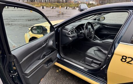 Toyota Camry, 2018 год, 1 350 000 рублей, 11 фотография