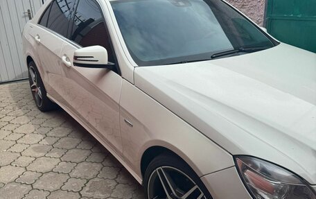 Mercedes-Benz E-Класс, 2012 год, 1 500 000 рублей, 6 фотография