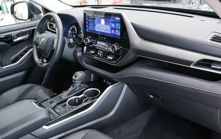 Toyota Highlander, 2025 год, 6 800 000 рублей, 7 фотография