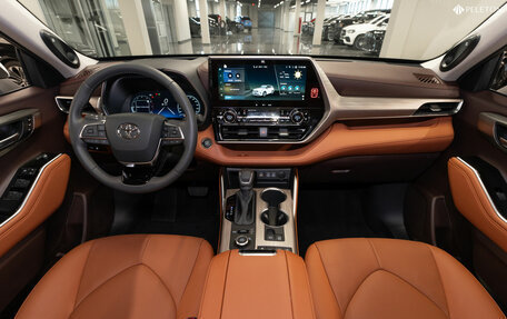 Toyota Highlander, 2025 год, 6 250 000 рублей, 8 фотография