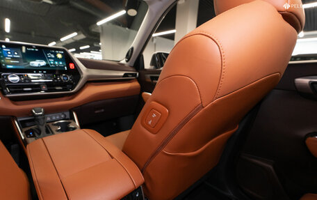 Toyota Highlander, 2025 год, 6 250 000 рублей, 15 фотография