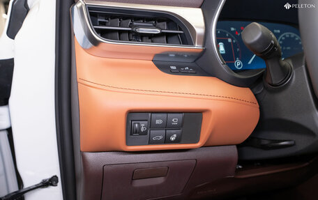 Toyota Highlander, 2025 год, 6 250 000 рублей, 25 фотография