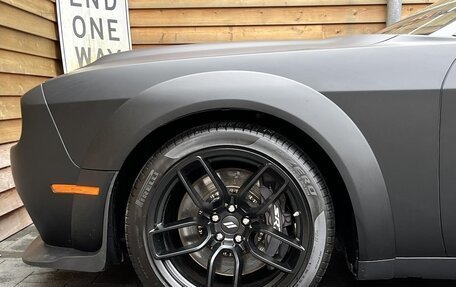 Dodge Challenger III рестайлинг 2, 2021 год, 12 140 000 рублей, 6 фотография