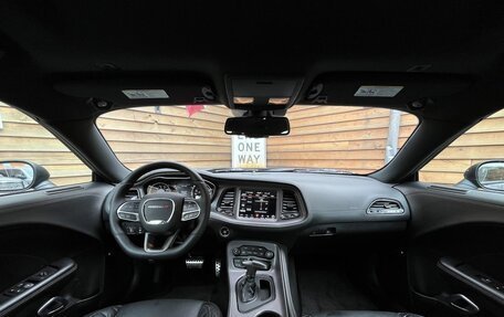 Dodge Challenger III рестайлинг 2, 2021 год, 12 140 000 рублей, 21 фотография