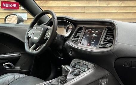 Dodge Challenger III рестайлинг 2, 2021 год, 12 140 000 рублей, 23 фотография