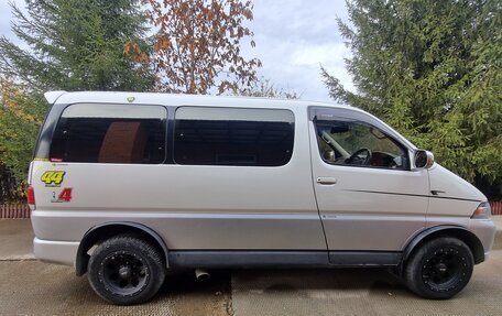 Toyota Regius, 1997 год, 1 205 000 рублей, 7 фотография