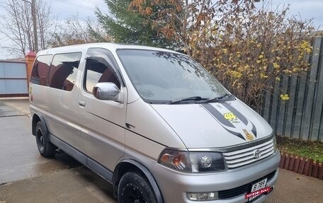 Toyota Regius, 1997 год, 1 205 000 рублей, 5 фотография