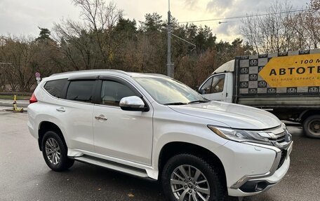 Mitsubishi Pajero Sport III рестайлинг, 2019 год, 3 500 000 рублей, 1 фотография