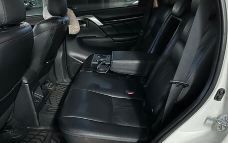 Mitsubishi Pajero Sport III рестайлинг, 2019 год, 3 500 000 рублей, 13 фотография