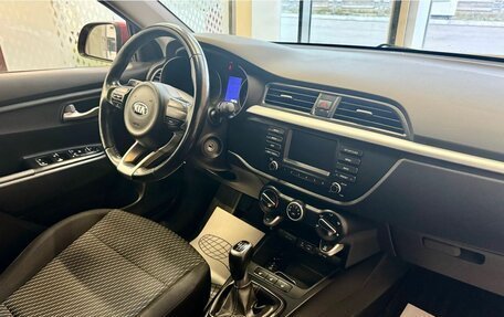 KIA Rio IV, 2017 год, 950 000 рублей, 40 фотография