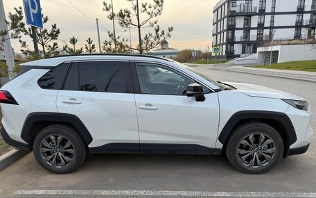 Toyota RAV4, 2023 год, 3 800 000 рублей, 3 фотография