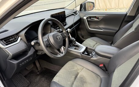 Toyota RAV4, 2023 год, 3 800 000 рублей, 5 фотография