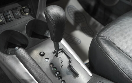 Toyota RAV4, 2005 год, 1 049 000 рублей, 21 фотография