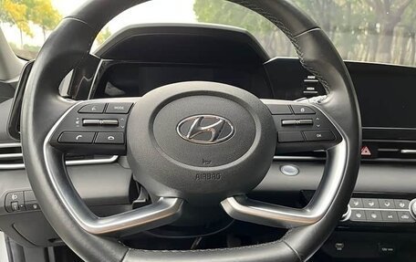 Hyundai Elantra, 2021 год, 1 625 000 рублей, 13 фотография