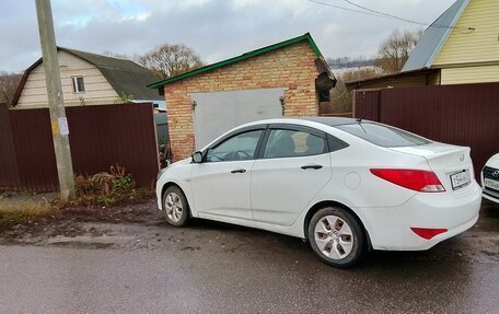 Hyundai Solaris II рестайлинг, 2015 год, 580 000 рублей, 2 фотография