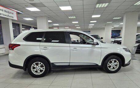 Mitsubishi Outlander III рестайлинг 3, 2017 год, 1 599 000 рублей, 4 фотография