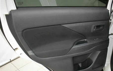 Mitsubishi Outlander III рестайлинг 3, 2017 год, 1 599 000 рублей, 16 фотография