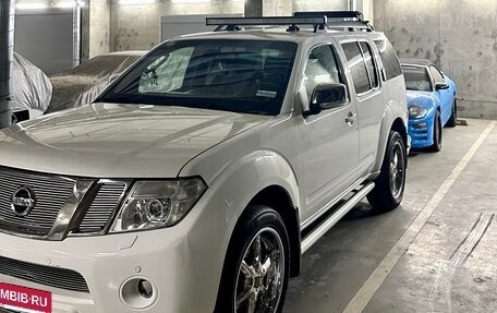 Nissan Pathfinder, 2011 год, 1 690 000 рублей, 2 фотография