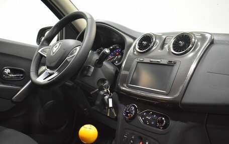 Renault Sandero II рестайлинг, 2015 год, 799 000 рублей, 10 фотография