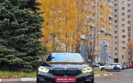 BMW 1 серия, 2020 год, 2 600 000 рублей, 2 фотография