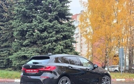 BMW 1 серия, 2020 год, 2 600 000 рублей, 4 фотография