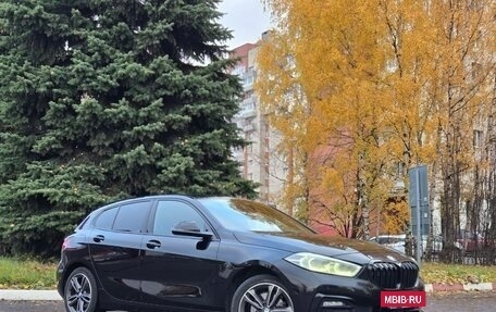 BMW 1 серия, 2020 год, 2 600 000 рублей, 3 фотография