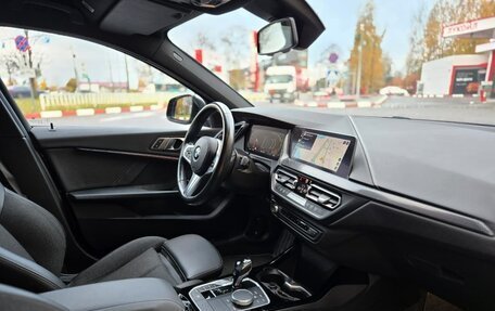 BMW 1 серия, 2020 год, 2 600 000 рублей, 8 фотография