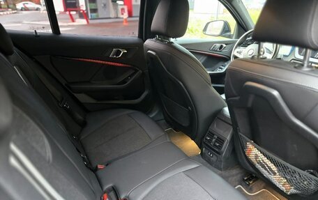 BMW 1 серия, 2020 год, 2 600 000 рублей, 15 фотография