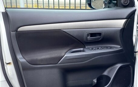 Mitsubishi Outlander III рестайлинг 3, 2017 год, 1 969 000 рублей, 18 фотография