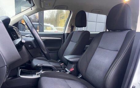 Mitsubishi Outlander III рестайлинг 3, 2017 год, 1 969 000 рублей, 20 фотография