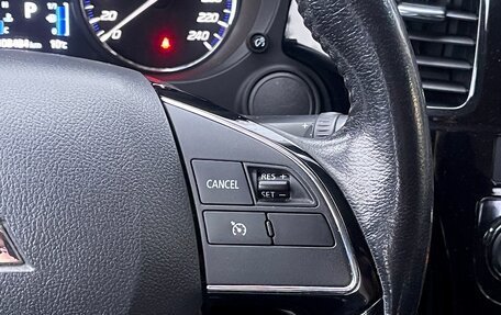 Mitsubishi Outlander III рестайлинг 3, 2017 год, 1 969 000 рублей, 15 фотография