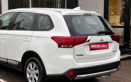 Mitsubishi Outlander III рестайлинг 3, 2017 год, 1 969 000 рублей, 8 фотография