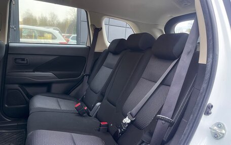 Mitsubishi Outlander III рестайлинг 3, 2017 год, 1 969 000 рублей, 23 фотография