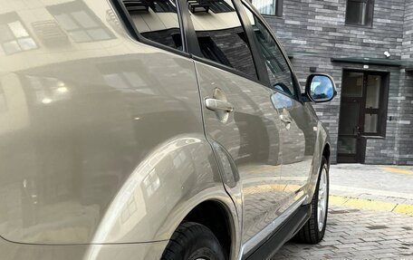 Mitsubishi Outlander III рестайлинг 3, 2008 год, 895 000 рублей, 16 фотография