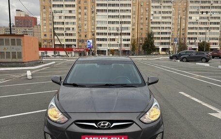 Hyundai Solaris II рестайлинг, 2012 год, 800 000 рублей, 5 фотография