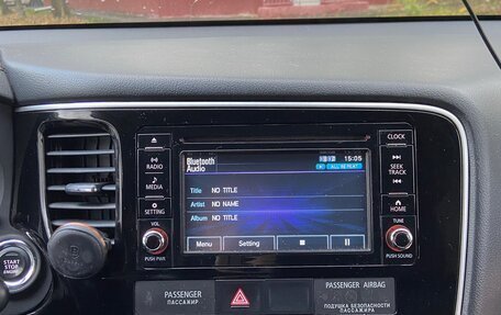 Mitsubishi Outlander III рестайлинг 3, 2017 год, 2 320 000 рублей, 12 фотография