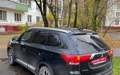 Mitsubishi Outlander III рестайлинг 3, 2017 год, 2 320 000 рублей, 5 фотография