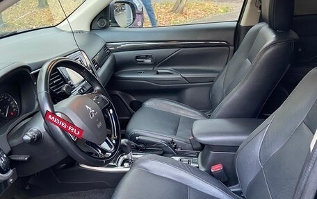 Mitsubishi Outlander III рестайлинг 3, 2017 год, 2 320 000 рублей, 8 фотография