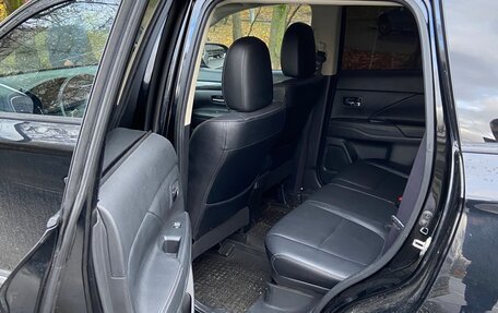 Mitsubishi Outlander III рестайлинг 3, 2017 год, 2 320 000 рублей, 18 фотография