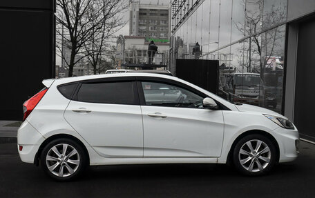 Hyundai Solaris II рестайлинг, 2013 год, 877 000 рублей, 4 фотография