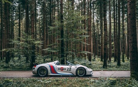 Porsche 918 Spyder, 2014 год, 155 000 000 рублей, 5 фотография