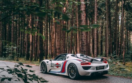 Porsche 918 Spyder, 2014 год, 155 000 000 рублей, 7 фотография