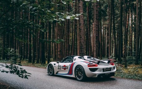 Porsche 918 Spyder, 2014 год, 155 000 000 рублей, 15 фотография