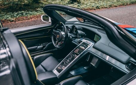 Porsche 918 Spyder, 2014 год, 155 000 000 рублей, 9 фотография